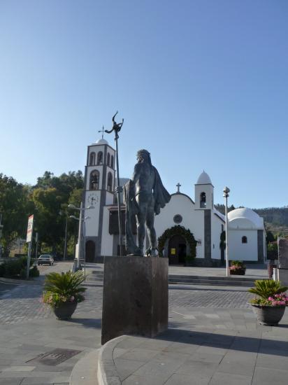 Place de Santiago et statue de Guanche